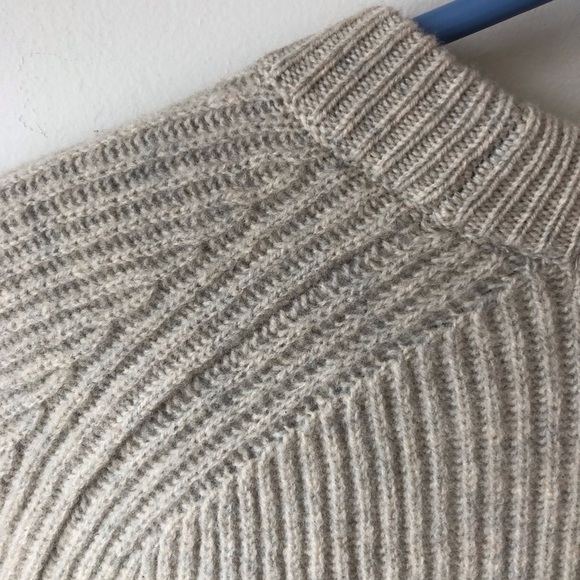 Uniqlo U ribbed wool sweater crewneck oatmeal color. - Picture 5 of 7